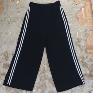 Wide leg zip up capri dress pants by Express